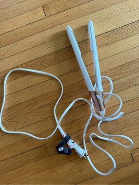 T3 White Ceramic Hair Straightener